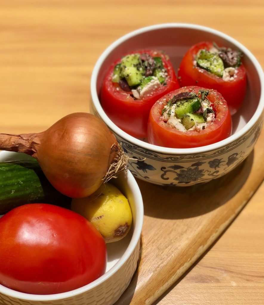 Sara´s Organic Food recipes, greek salad filled tomatoes